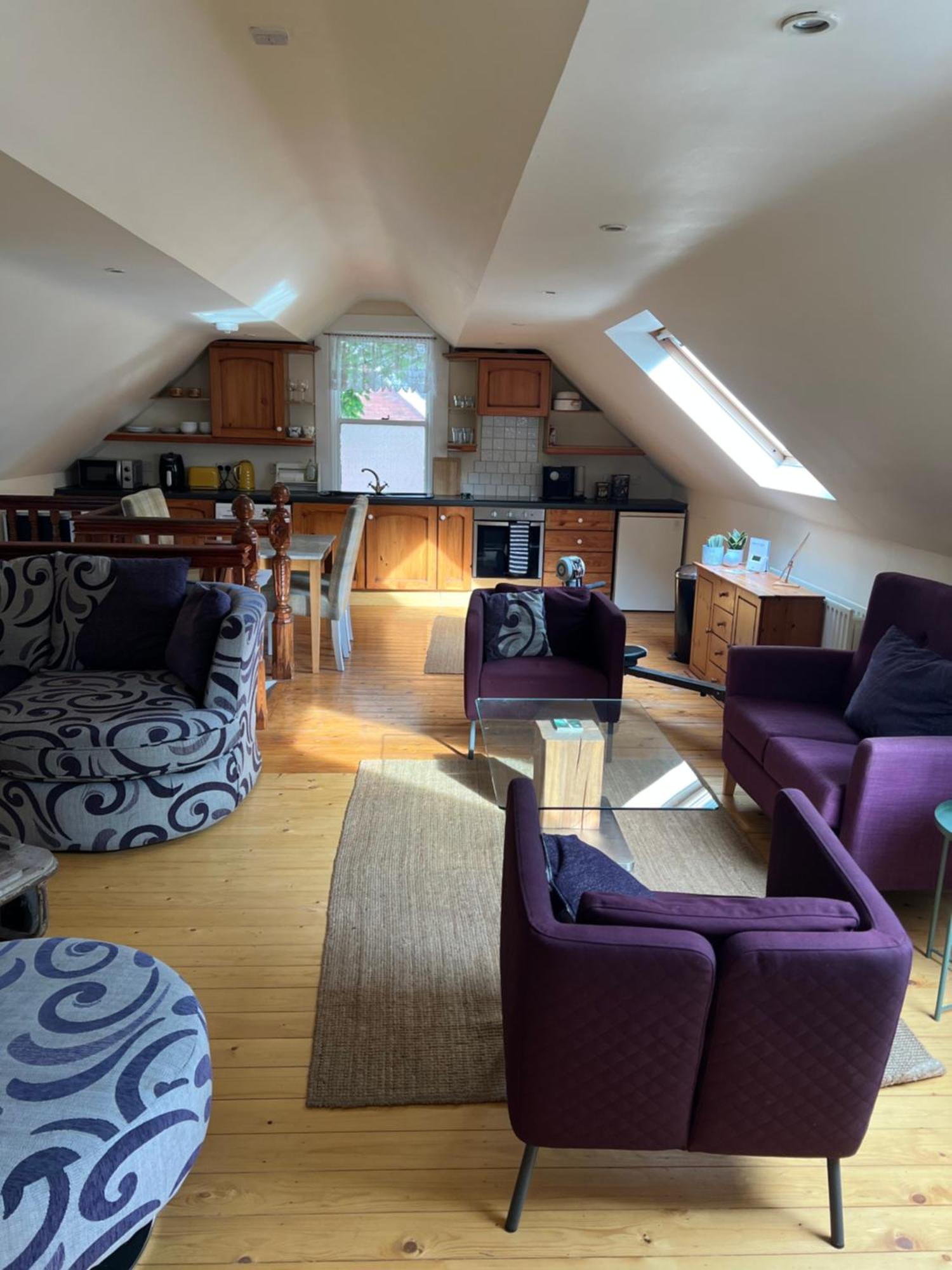 Self Contained Coach House In Leafy South The Location Is Not Accurate *