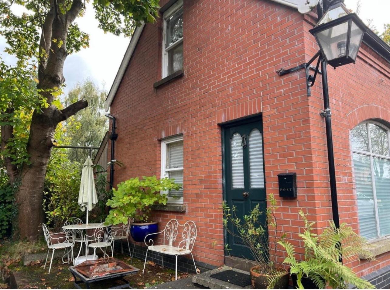 Self Contained Coach House In Leafy South The Location Is Not Accurate Apartment Belfast